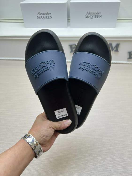 Picture of Alexander McQueen Shoes _SKUAlexanderMcQueensz36-45mnw0306481